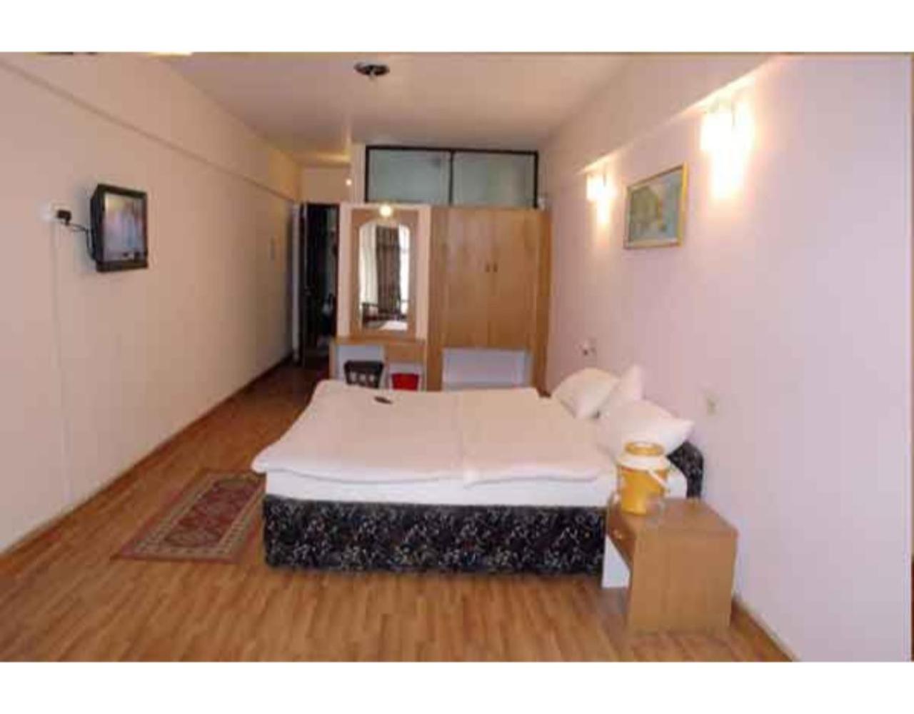 Anamika Hotel 나이니탈 외부 사진