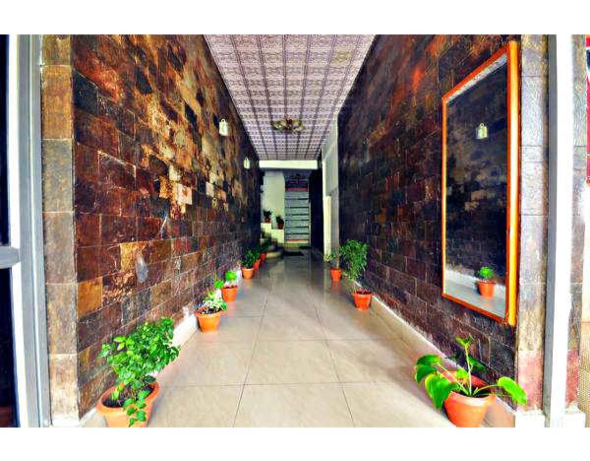 Anamika Hotel 나이니탈 외부 사진